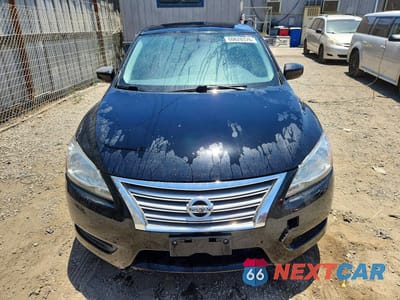 Piąte zdjęcie samochodu w środku: 2015 NISSAN SENTRA S VIN:3N1AB7AP0FY356565 - miniatura