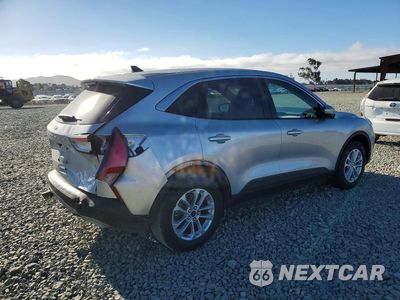 Trzecie zdjęcie samochodu z tyłu: 2020 FORD ESCAPE SE VIN:1FMCU0G68LUC42054 - miniatura