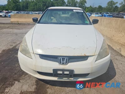 Piąte zdjęcie samochodu w środku: 2003 HONDA ACCORD DX VIN:1HGCM56163A109934 - miniatura