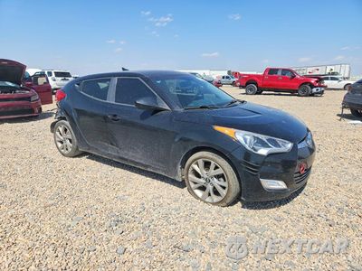 Czwarte zdjęcie samochodu z boku: 2017 HYUNDAI VELOSTER BASE VIN:KMHTC6AD3HU317974 - miniatura