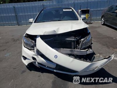 Piąte zdjęcie samochodu w środku: 2014 MERCEDES-BENZ CLA 250 VIN:WDDSJ4EBXEN118144 - miniatura