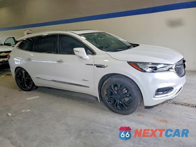 Czwarte zdjęcie samochodu z boku: 2020 BUICK ENCLAVE AVENIR VIN:5GAEVCKW9LJ121880 - miniatura