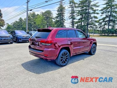 Czwarte zdjęcie samochodu z boku: 2021 JEEP GRAND CHEROKEE LAREDO VIN:1C4RJFAGXMC581014 - miniatura