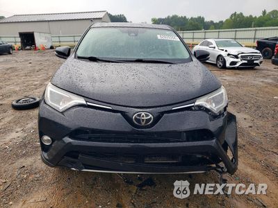 Piąte zdjęcie samochodu w środku: 2018 TOYOTA RAV4 XLE VIN:2T3RFREV6JW701508 - miniatura