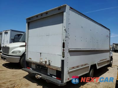 Trzecie zdjęcie samochodu z tyłu: 2010 FORD ECONOLINE E350 SUPER DUTY CUTAWAY VAN VIN:1FDWE3FLXADA33561 - miniatura
