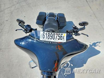 Piąte zdjęcie samochodu w środku: 2010 HARLEY-DAVIDSON FLHX VIN:1HD1KB418AB652124 - miniatura
