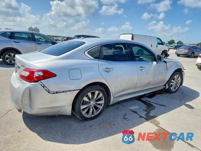 Trzecie zdjęcie samochodu z tyłu: 2013 INFINITI M37 X VIN:JN1BY1AR7DM604117 - miniatura