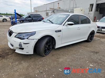 2008 BMW M5 WBSNB93558CX10140 - główne zdjęcie licytacji z USA - miniatura
