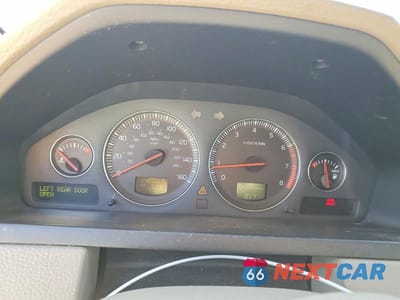 Zdjęcie 9 z 14 samochodu: 2005 VOLVO XC90 VIN:YV1CN592551138080 - miniatura