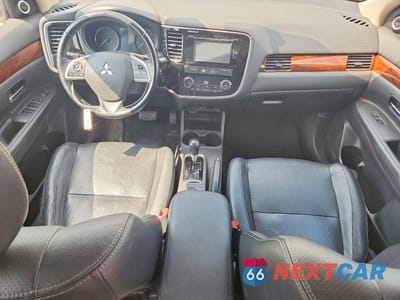 Zdjęcie 8 z 12 samochodu: 2014 MITSUBISHI OUTLANDER SE VIN:JA4AZ3A33EZ002102 - miniatura