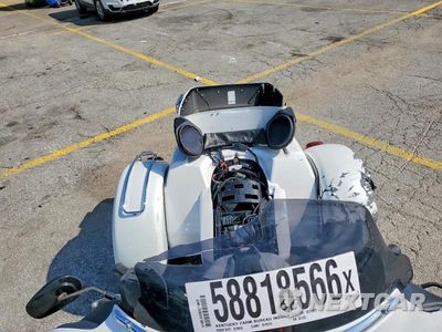 Piąte zdjęcie samochodu w środku: 2015 HARLEY-DAVIDSON FLHTCUTG TRI GLIDE ULTRA VIN:1HD1MAL12FB851392 - miniatura