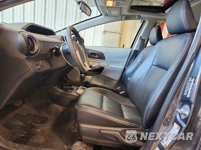 Zdjęcie 7 z 12 samochodu: 2012 TOYOTA PRIUS C FOUR VIN:JTDKDTB37C1030570 - miniatura