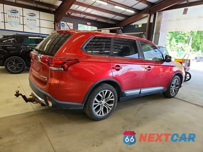 Trzecie zdjęcie samochodu z tyłu: 2016 MITSUBISHI OUTLANDER SE VIN:JA4AZ3A30GZ064219 - miniatura