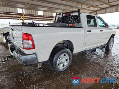 Trzecie zdjęcie samochodu z tyłu: 2021 RAM 2500 TRADESMAN VIN:3C6UR5CJ1MG624035 - miniatura
