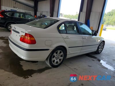 Trzecie zdjęcie samochodu z tyłu: 2005 BMW 325 I VIN:WBAET37465NJ90059 - miniatura