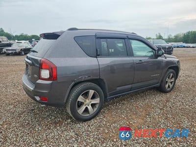 Trzecie zdjęcie samochodu z tyłu: 2017 JEEP COMPASS LATITUDE VIN:1C4NJDEB3HD192734 - miniatura