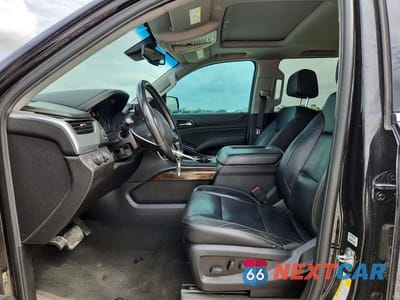 Zdjęcie 7 z 13 samochodu: 2018 CHEVROLET SUBURBAN K1500 LT VIN:1GNSKHKC8JR317859 - miniatura
