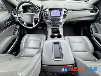 Zdjęcie 9 z 10 samochodu: 2019 CHEVROLET SUBURBAN K1500 LT VIN:1GNSKHKC5KR222533 - miniatura