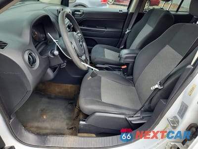 Zdjęcie 7 z 13 samochodu: 2017 JEEP COMPASS SPORT VIN:1C4NJDBB5HD168407 - miniatura