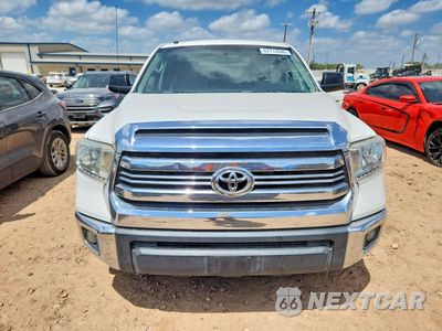 Piąte zdjęcie samochodu w środku: 2016 TOYOTA TUNDRA CREWMAX SR5 VIN:5TFEY5F11GX199234 - miniatura