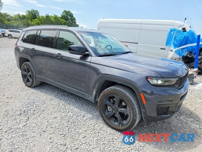 Czwarte zdjęcie samochodu z boku: 2025 JEEP GRAND CHEROKEE L LAREDO VIN:1C4RJKAG7S8767134 - miniatura