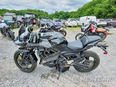 Trzecie zdjęcie samochodu z tyłu: 2025 KAWASAKI EX650 R VIN:ML5EXER18SDAG0736 - miniatura