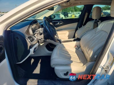 Zdjęcie 7 z 13 samochodu: 2016 CHRYSLER 200 C VIN:1C3CCCCG9GN124350 - miniatura