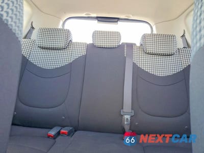 Zdjęcie 10 z 13 samochodu: 2010 KIA SOUL + VIN:KNDJT2A24A7138883 - miniatura