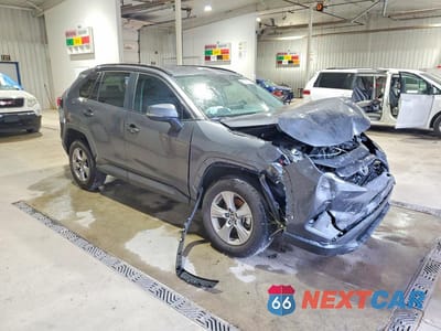 Czwarte zdjęcie samochodu z boku: 2025 TOYOTA RAV4 XLE VIN:2T3P1RFV5SW614303 - miniatura