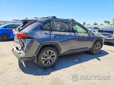 Trzecie zdjęcie samochodu z tyłu: 2024 TOYOTA RAV4 XLE PREMIUM VIN:JTMB6RFV4RD147488 - miniatura