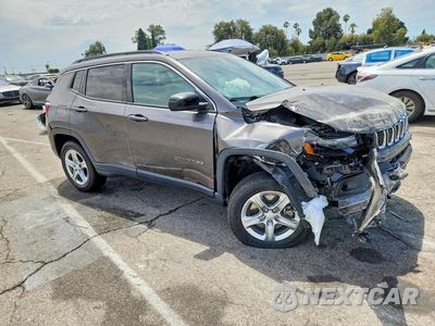 Czwarte zdjęcie samochodu z boku: 2023 JEEP COMPASS LATITUDE VIN:3C4NJDBN0PT509487 - miniatura