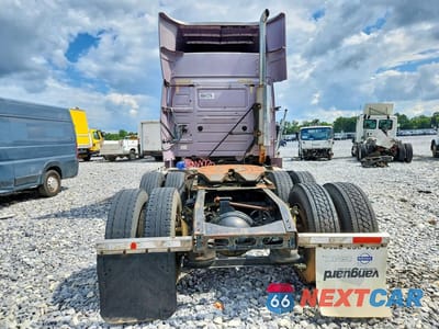 Zdjęcie 6 z 14 samochodu: 2003 VOLVO VN VNL VIN:4V4NC9GH53N346909 - miniatura
