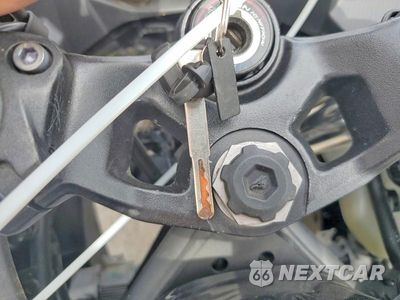 Zdjęcie 8 z 10 samochodu: 2023 KAWASAKI EX EX400 VIN:JKAEXKH18PDAN9050 - miniatura