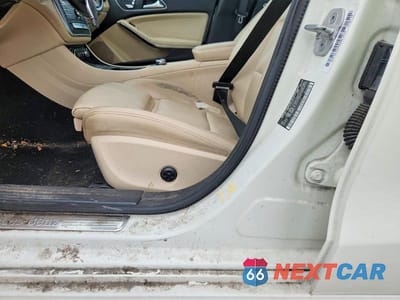 Zdjęcie 12 z 13 samochodu: 2018 MERCEDES-BENZ CLA VIN:WDDSJ4EB0JN525626 - miniatura