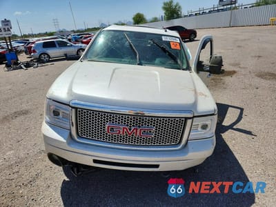 Piąte zdjęcie samochodu w środku: 2011 GMC SIERRA K1500 DENALI VIN:3GTP2XE25BG166508 - miniatura
