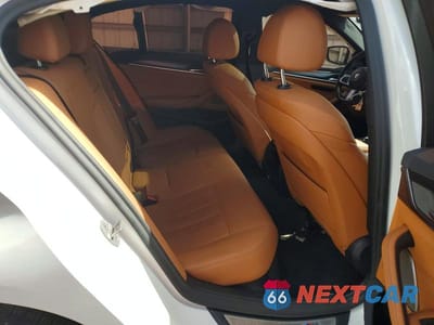 Zdjęcie 10 z 12 samochodu: 2021 BMW 530E VIN:WBA13AG04MCH28187 - miniatura