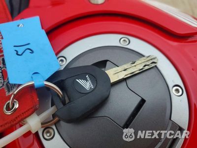 Zdjęcie 8 z 9 samochodu: 2026 HONDA CBR650 R VIN:MLHRH1551T5200075 - miniatura