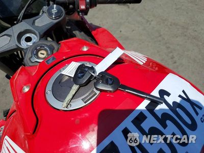 Zdjęcie 8 z 9 samochodu: 2026 HONDA CBR650 R VIN:MLHRH1555T5200869 - miniatura