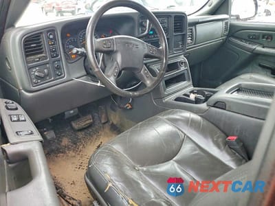 Zdjęcie 8 z 12 samochodu: 2004 GMC NEW SIERRA K1500 VIN:2GTEK19T541160534 - miniatura