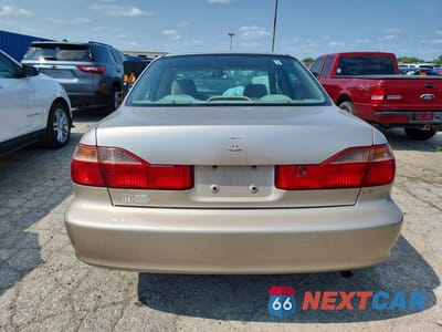 Zdjęcie 6 z 12 samochodu: 2000 HONDA ACCORD LX VIN:1HGCG5641YA060652 - miniatura