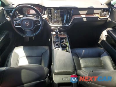 Zdjęcie 8 z 12 samochodu: 2021 VOLVO S60 T5 MOMENTUM VIN:7JR102TZ6MG118496 - miniatura