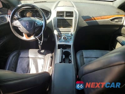 Zdjęcie 8 z 13 samochodu: 2019 LINCOLN MKZ RESERVE II VIN:3LN6L5E90KR617578 - miniatura
