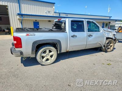 Trzecie zdjęcie samochodu z tyłu: 2013 CHEVROLET SILVERADO K1500 LT VIN:3GCPKSEA7DG291457 - miniatura
