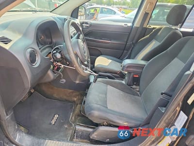 Zdjęcie 7 z 14 samochodu: 2016 JEEP COMPASS SPORT VIN:1C4NJDBB9GD627016 - miniatura