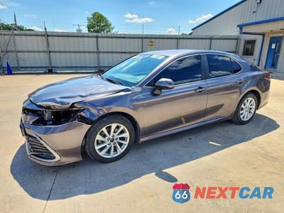 2023 TOYOTA CAMRY LE 4T1C11AK7PU128752 - główne zdjęcie licytacji z USA - miniatura