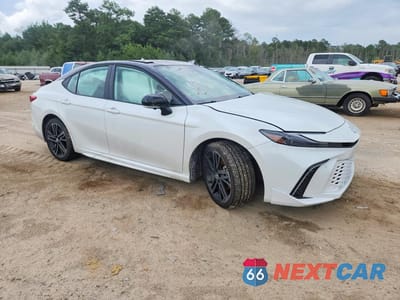 Czwarte zdjęcie samochodu z boku: 2025 TOYOTA CAMRY XSE VIN:4T1DAACK2SU205697 - miniatura