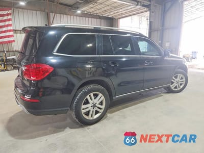 Trzecie zdjęcie samochodu z tyłu: 2014 MERCEDES-BENZ GL 450 4MATIC VIN:4JGDF7CE9EA389024 - miniatura