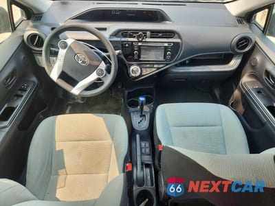 Zdjęcie 8 z 13 samochodu: 2015 TOYOTA PRIUS C ONE VIN:JTDKDTB32F1107043 - miniatura