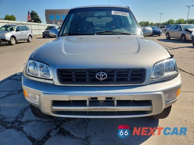Piąte zdjęcie samochodu w środku: 2000 TOYOTA RAV4 BASE VIN:JT3HP10V2Y7170075 - miniatura