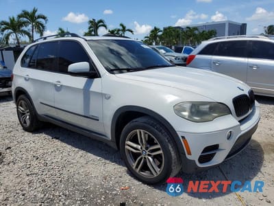 Czwarte zdjęcie samochodu z boku: 2012 BMW X5 XDRIVE50I VIN:5UXZV8C51CL423296 - miniatura